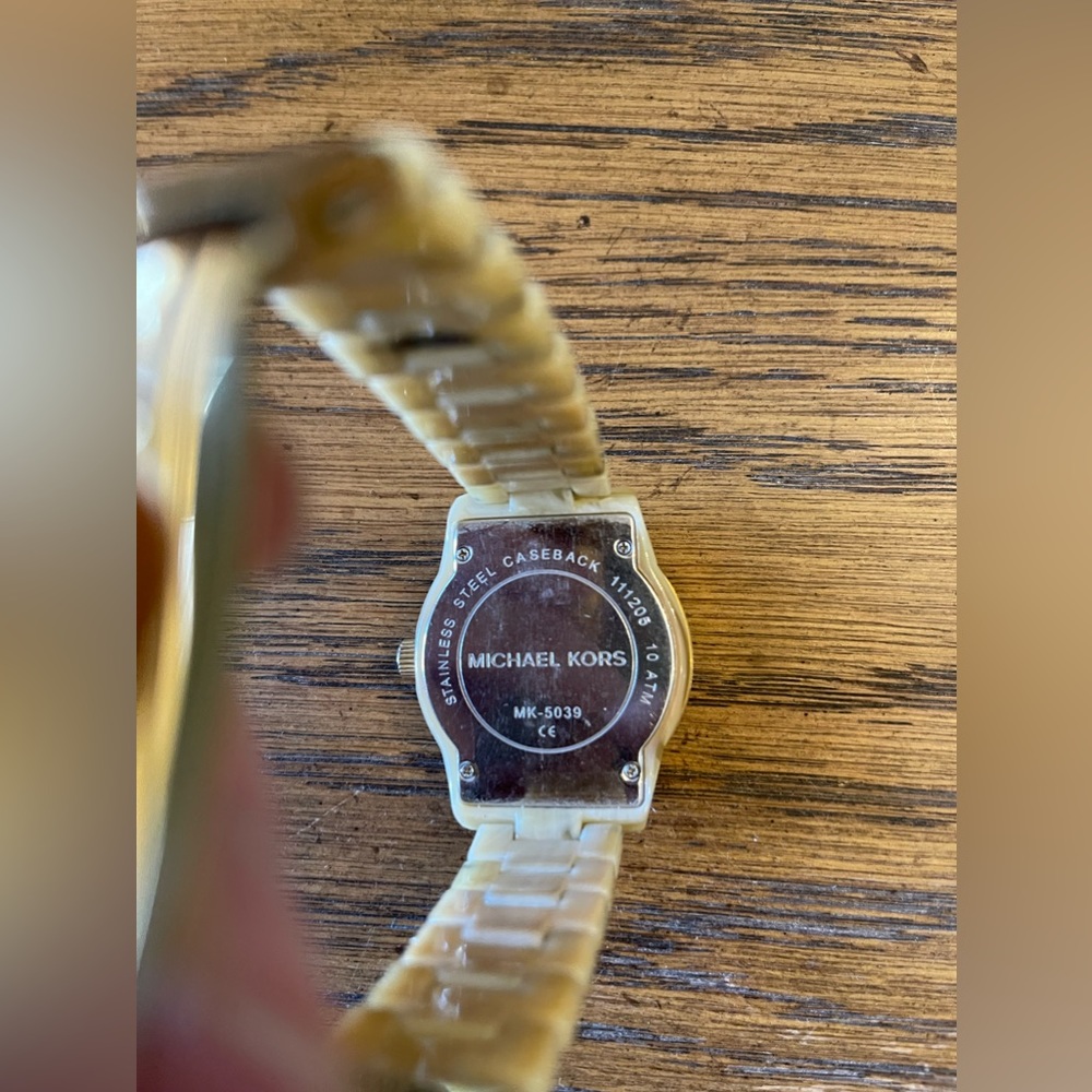 Michael Kors watch - Picture 3 of 4